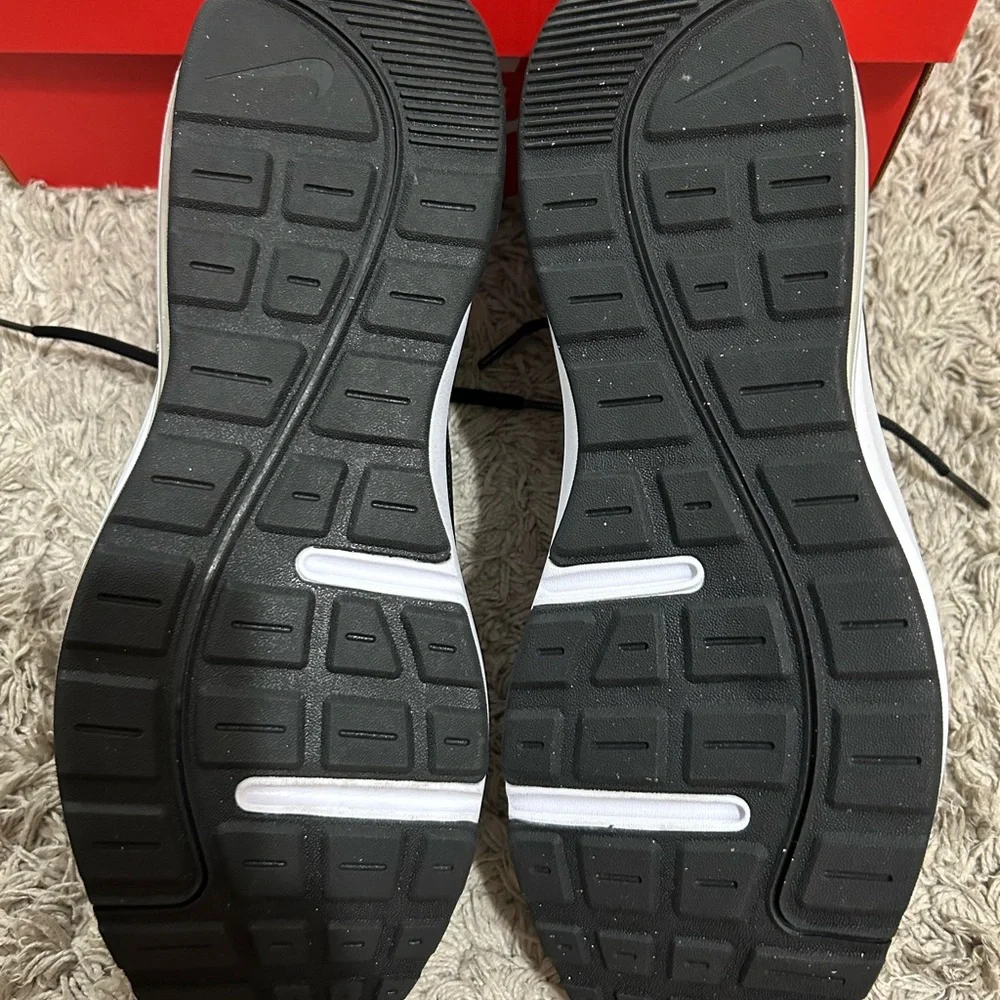 Nike Men's Black/White/Blue Mesh Athletic Air Sole Sneakers - Picture 5 of 7